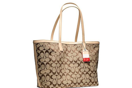 Coach Legacy Weekend Signature Handbag From Dillard&#39;s | Evansville, IN Auctions | Seize the Deal